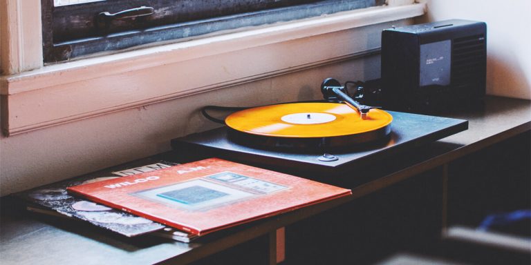 Vinyl Record Sizes and Speeds [Complete Guide]