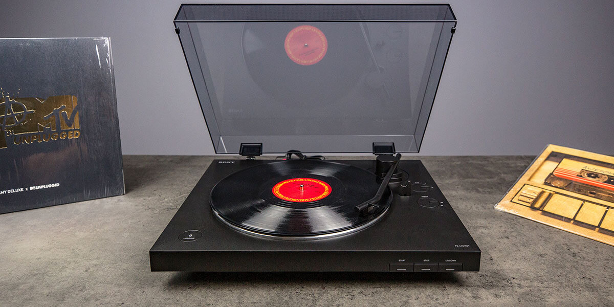 Best record player with speakers